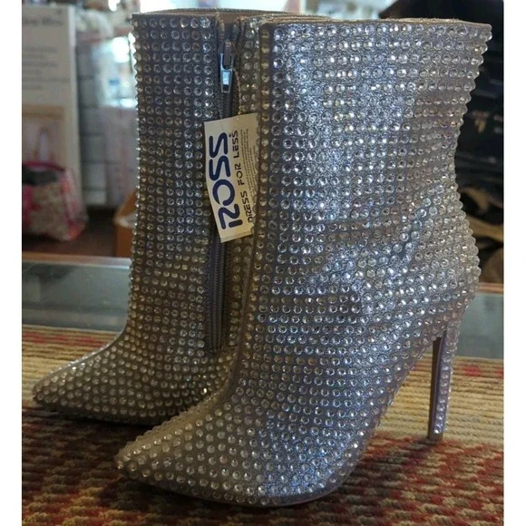NWT Steve Madden Winnings Bootie Silver Rhinestone Women's 6.5 - Picture 4 of 10